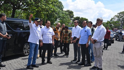 Menteri Perhubungan Budi Karya Sumadi di Sentra Parkir Kuta, Minggu (17/12/2023).