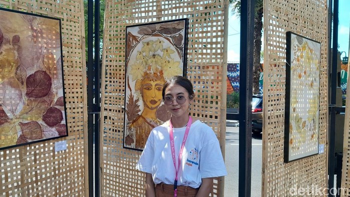 Pameran eco-hibition yang menanpilkan hasil karya mahasiswa UNS Solo, Minggu (17/12/2023). Pameran eco-hibition yang menanpilkan hasil karya mahasiswa UNS Solo, Minggu (17/12/2023).