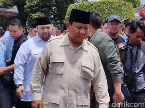 Penampilan Prabowo Saat Ziarah Dibilang Mirip Bung Karno: Beliau Tokoh Besar