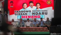 Deklarasi ini turut dihadiri Habib Luthfi, Ketua TKN Prabowo-Gibran Rosan P Roeslani, serta tokoh TKN seperti Komjen (Purn) Boy Rafli Amar dan Nusron Wahid.