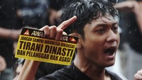 Aksi penolakan dinasti politik serta pelanggaran HAM terus dilakukan oleh sejumlah elemen mahasiswa dan rakyat di sejumlah daerah yang dikemas dalam mimbar demokrasi.