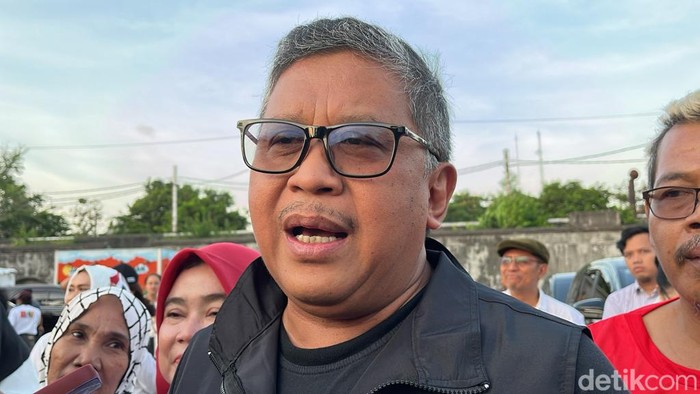 Sekjen PDIP Hasto Kristiyanto di Benteng Vastenburg, Solo, Minggu (17/12/2023).