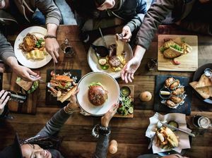 5 Ide Nikmati Liburan Akhir Tahun, Makan Enak hingga Lihat Kembang Api