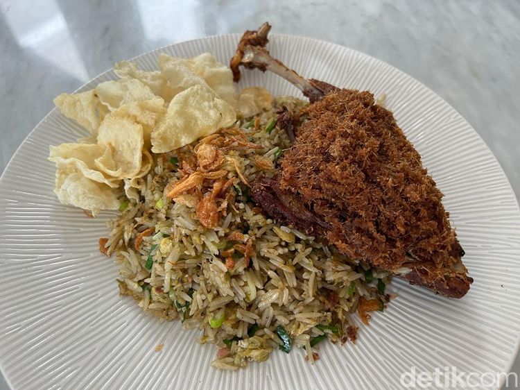 Sedap! Nasi Honje Crispy Confit Duck dan Nasi Gandul di Resto Nyaman