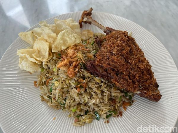 Sedap! Nasi Honje Crispy Confit Duck dan Nasi Gandul di Resto Nyaman