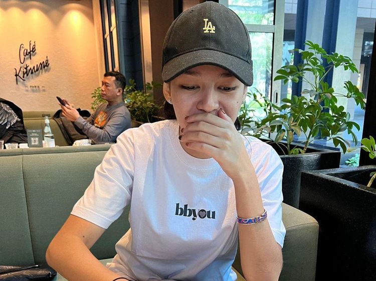 Pose Keren Susan Sameh saat Nikmati Dessert