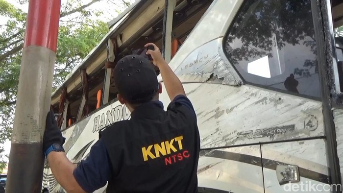 Tim KNKT ikut investigasi kasus kecelakaan maut di Tol Cipali yang melibatkan PO bus Handoyo.