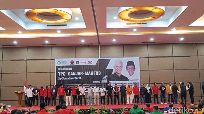 Tim Pemenangan Cabang (TPC) Sumatra Barat (Sumbar) menggelar konsolidasi di Padang Convention Center (PCC), Kota Padang. (Rizky Adha/detikcom)