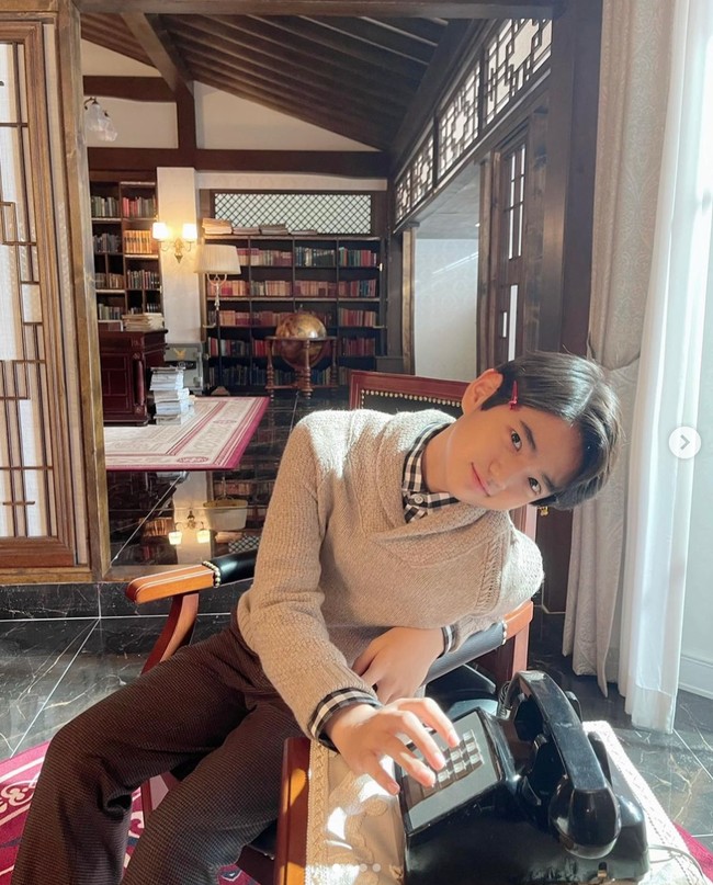 Akting Kim Kang Hoon semakin diakui saat menjelma jadi Song Joong Ki muda dalam drama Korea Reborn Rich. Foto: dok. Instagram @kanghoon.juwon