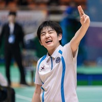 Pada tahun 2021, Kim Kang Hoon terlihat menggemaskan sebagai atlet bulutangkis dalam drama Korea Racket Boys. Namun, penggemar menyadari Kim Kang Hoon semakin bertambah tinggi. Foto: dok. Instagram @kanghoon.juwon