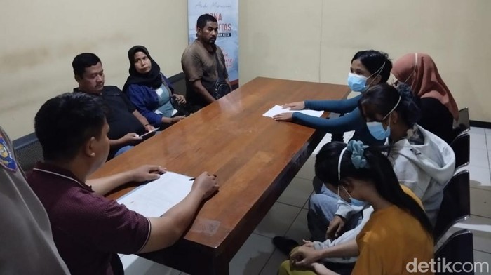 Viral dua wanita smackdown di Pasuruan.