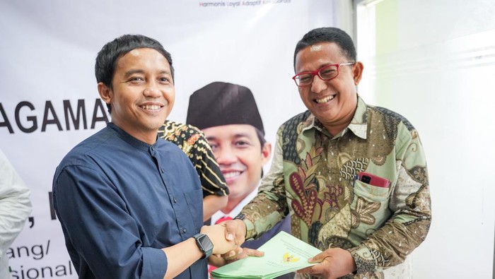 Wamen ATR/BPN serahkan sertifikat tanah ke rumah ibadah di Japara