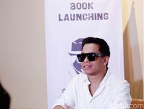 Wirang Birawa Bagikan Jawaban Persoalan Hidup di Buku Kedua