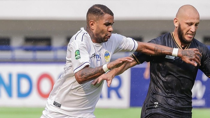 Augusto Neto di laga Persikab vs PSIM Jogja di Stadion Gelora Bandung Lautan Api, Senin (18/12/2023).