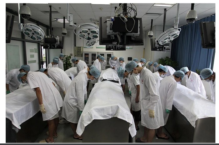 Cadaver dalam mahasiswa kedokteran