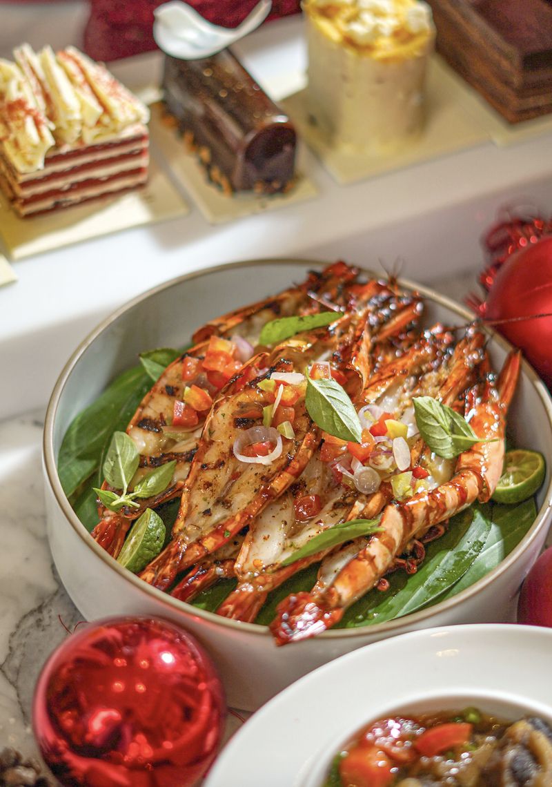 Makan Malam Natal di Hotel Bintang 5, Ada Steak Maranggi hingga Perut Babi!