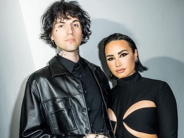8 Potret Romantis Demi Lovato dan Jutes yang Baru Tunangan