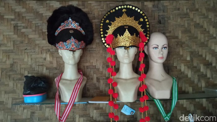 Distro Topeng Cirebon/(Foto: Ony Syahroni/detikJabar)