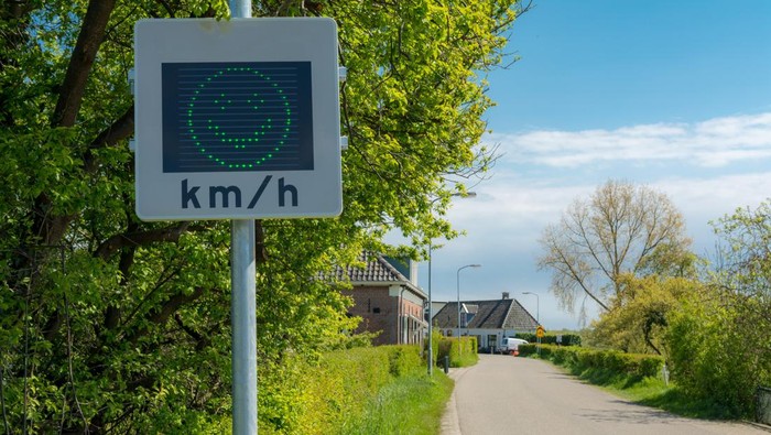 Emoticon di lampu lalu lintas di Sevilla