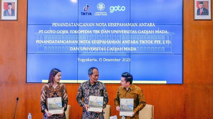 Gandeng GoTo-TikTok, UGM Kembangkan Talenta Digital Indonesia GoTo dan TikTok bersinergi dengan Universitas Gadjah Mada. Mereka akan membuka pusat pengembangan talenta digital Indonesia.