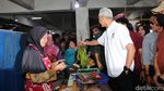 Momen Ganjar Sapa Pedagang Pasar Induk Wonosobo