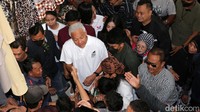 Kedatangan Gubernur Jawa Tengah itu ke pasar untuk melihat realitas keseharian warga. Ganjar menuturkan kunjungan ke pasar bukan persiapan untuk debat cawapres Mahfud Md.  