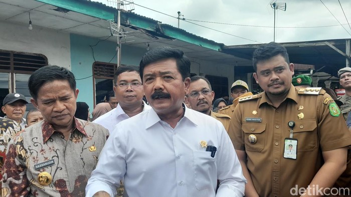 Hadi Tjahjanto usai membagikan sertifikat PTSL dan sertifikat tanah wakaf di Medan Tembung (Nizar Aldi/detikSumut)