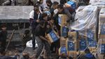 Imbas Kelaparan, Warga Gaza Menjarah Truk Bantuan di Rafah
