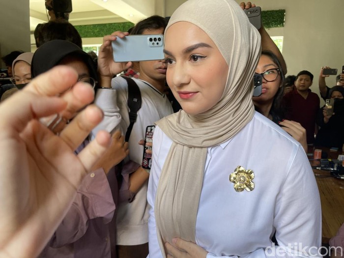 Irish Bella saat ditemui di kawasan Cinere, Depok
