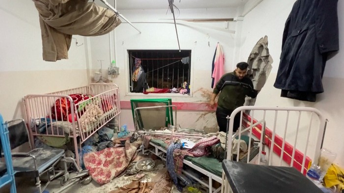 Makin Gila! Israel Kepung RS di Khan Younis Gaza, Tangkap Staf Medis