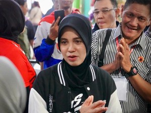 Blusukan di Pasar Besar Madiun, Istri Ganjar Dicurhati Harga Beras-Gula Naik