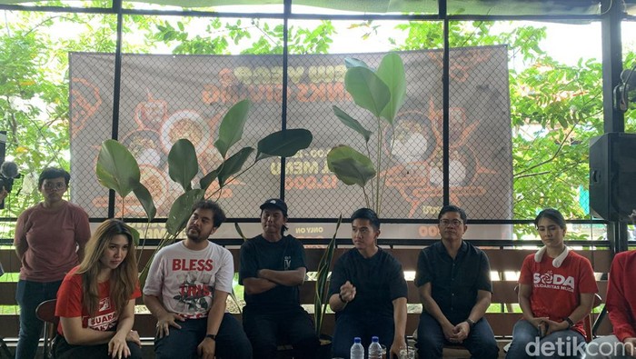 Kaesang Pangarep dalam acara ngopi santuy bersama Influencer di Burcok Semarang, Jawa Tengah, Senin (18/12/2023).