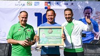 Pada acara tersebut, Presiden Direktur PT Nestlé Indonesia Samer Chedid bersama Business Executive Officer Beverages & Culinary Dairy Business Unit PT Nestlé Indonesia Alaa Shaaban memberikan penghargaan kepada Pemerintah Kota Bogor yang diterima oleh Wali Kota Bogor Bima Arya atas dukungan pada penyelenggaraan MILO ACTIV Indonesia Race 2023 yang diadakan di Bogor maupun inspirasi dalam mempromosikan kegiatan olahraga bagi warga Bogor. 