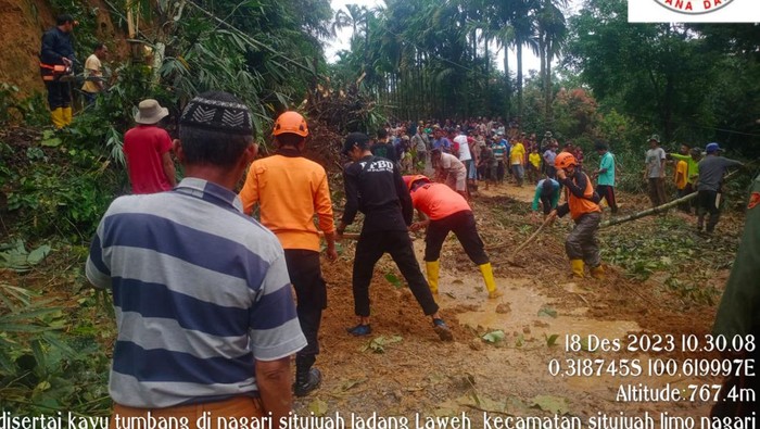 Kondisi longsor di Lima Puluh Kota