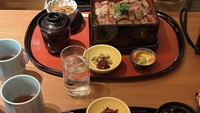 Tak lengkap rasanya ke Jepang tanpa menyantap daging wagyu premium di sana. Menu ini jadi salah satu pilihan makanan Maria dan Jefri saat berlibur. Foto: Instagram