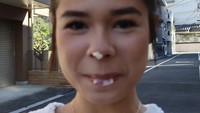 Tak hanya Jefri saja yang suka dengan caramel panas, ternyata Maria lebih dulu berpose dengan hidung dan bibir yang terkena krim dari karamel. Foto: Instagram