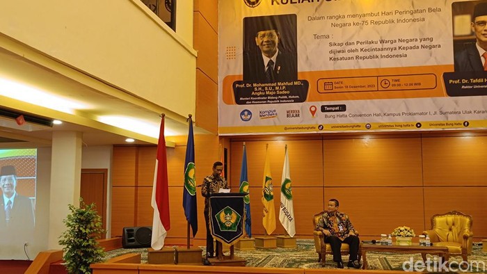 Mahfud menjadi pembicara di Kuliah Umum Bela Negara di Universitas Bung Hatta, Kota Padang, Sumbar.