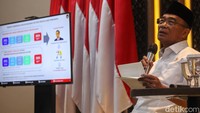 Muhadjir mengatakan hal itu bisa tercapai jika tren penurunan kemiskinan ekstrem bisa terus dijaga. Berdasarkan data Badan Pusat Statistik (BPS), kemiskinan ekstrem turun dari 3,6% di 2018 menjadi 1,12% pada Maret 2023. 