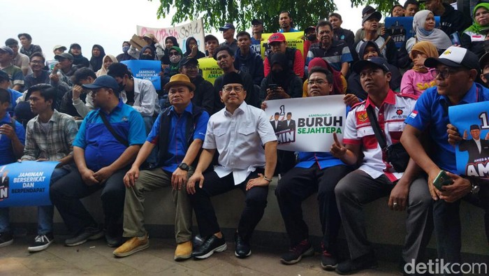 Muhaimin Iskandar atau Cak Imin berkampanye di kelompok buruh Kabupaten Bekasi (Kurniawan F/detikcom)