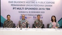 Jajaran petinggi PT Multi Spunindo Jaya Tbk (MSJA) melakukan paparan publik penawaran umum perdana saham di Surabaya (18/12/2023).