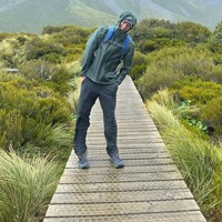 Tak hanya untuk liburan, kepergian pasangan tersebut ke New Zealand juga sekalius untuk merayakan ulang tahun Andrew White. Bisa menghabiskan waktu berdua istri ditambah dengan menjajal pengalaman baru tentunya akan menjadi momen yang sulit dilupakan. Foto: Instagram/@nanamirdad