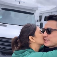 Uniknya kali ini Nana dan Andrew memilih untuk menyewa sebuah mobil campervan dan tinggal di dalam mobil tersebut selama berada di New Zealand. Ia pun sempat membagikan potret ranjang susun yang digunakannya dengan Andrew. Foto: Instagram/@nanamirdad