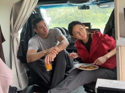 7 Foto Nana Mirdad Liburan Berdua Suami ke New Zealand, Tinggal di Campervan