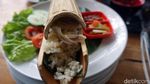 Nikmati Sensasi Nasgor Unik Sambil Berendam Air Panas di Mojokerto