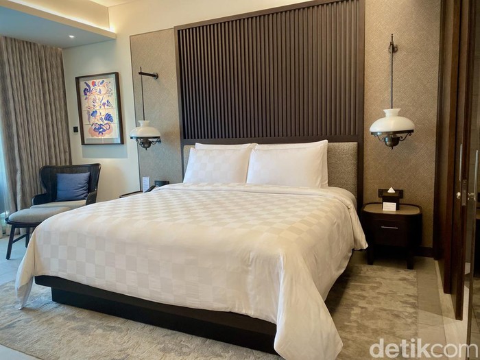 Bermalam di Padma Hotel Semarang kamu akan merasakan pelayanan kelas bintang lima. Ada kamar yang memiliki akses langsung ke kolam renang!