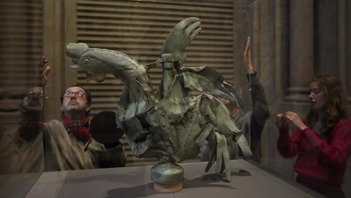 The rooster which sat atop of the spire of the Notre-Dame cathedral is seen at the Cité de l'architecture et du patrimoine, in Paris, Friday, Dec. 15, 2023. Roosters are a symbol of France. The small bird that adorned Notre Dame plunged to the ground in the April 2019 fire that collapsed the spire and consumed the roof. (AP Photo/Thibault Camus)