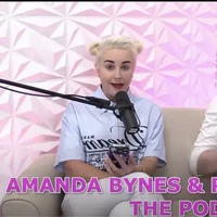 Amanda mengungkapkan hal tersebut lewat sebuah video di TikTok baru-baru ini. “Saya tidak pernah mengatakan ini sebelumnya. Saya menjalani operasi blepharoplasty pada bagian lipatan kulit di pojok mata,” ungkapnya. (Foto: TikTok/@amandaamandaamanda1986)