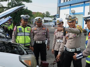 Polisi Nganjuk Cek Layak Kendaraan Patroli Jelang Libur Nataru