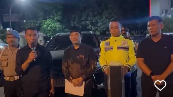 Polresta Tangerang menindak mobil bernopol dinas Polri yang digunakan untuk kampanye caleg DPRI, Zulfikar di Kabupaten Tangerang.