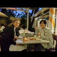 Pada libur akhir tahun, Leony dan pacar bulenya berencana menghabiskan libur Natal di New Zealand. Dikabarkan segera menikah, Leony pun membantah hal tersebut. Foto: Instagram @leonyvh